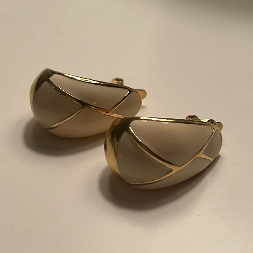 Vintage Trifari Teardrop Clip-On Earrings Gold Cream Gray Classic
